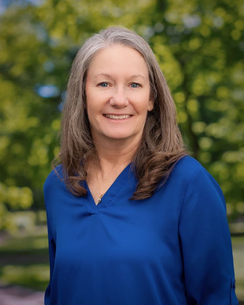 Donna Hanson headshot